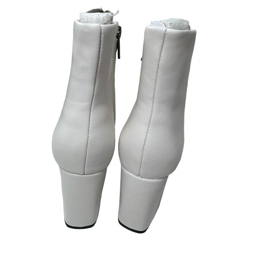 Calvin Klein Uda Boots Ivory Womens Size 9.5 New in Box - Picture 5 of 7